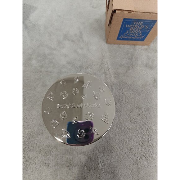 Bath & Body Works Lavender & Marshmallow 3 wick Candle 14.5oz  New - Picture 3 of 4